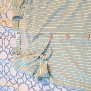 Women's Size Medium Laruen Conrad Light Weight Green And White Striped Blouse